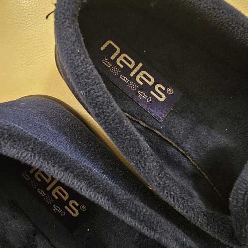 Neles boys' slippers size 32 like new, blue with Game Zone design