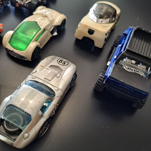 Συλλογή 9 αυτοκινητάκια Hot Wheels, vintage και μοντέρνα μοντέλα