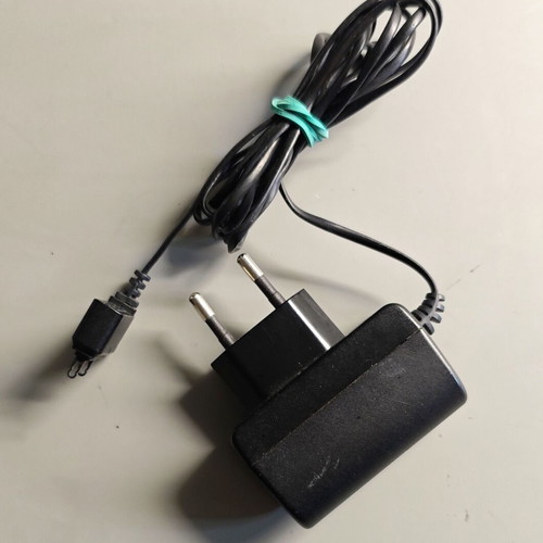 Sony Ericsson CAA-0002001-BV charger used