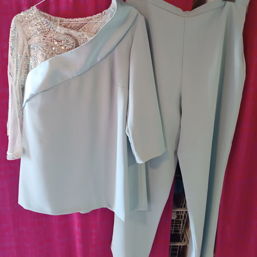 Luxury 2-piece set with exclusive design and hand-embellished lace, new