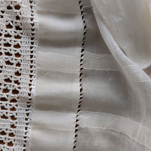 Handmade runner with floss lace like new 200x42 cm