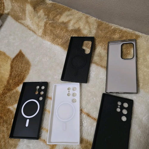 Samsung Galaxy S24 Ultra case set like new, 5 pieces