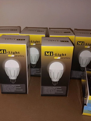 LED bulbs 6watt dual white, pack of 6, new with 2 remotes