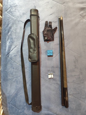 Professional billiard set with metal tip cue, leather case, glove and chalks