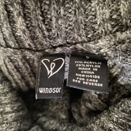 Poncho gray knitted with special collar, like new