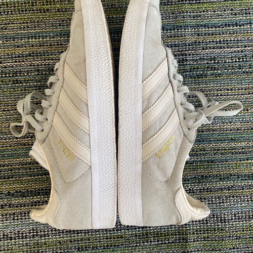 Gazelle Adidas athletic shoes used, size 40 2/3, baby blue suede