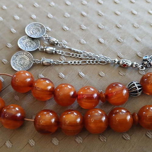 Bakelite Komboloi like new with 33 beads and traditional finish
