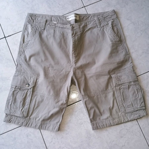 Navy & Green men's cargo shorts No 38 like new, beige