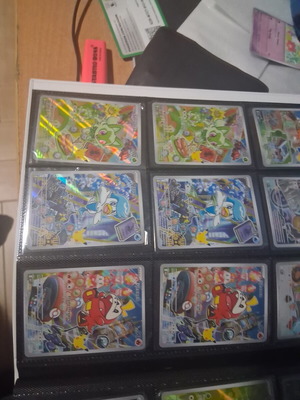 Колекция карти Pokémon TCG, илюстрационни редки и начални, като нови