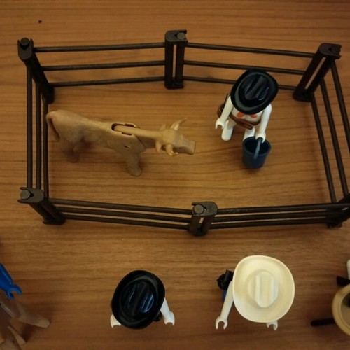 Playmobil 1974 Vintage Western 5 figures with horse, ox and fence used