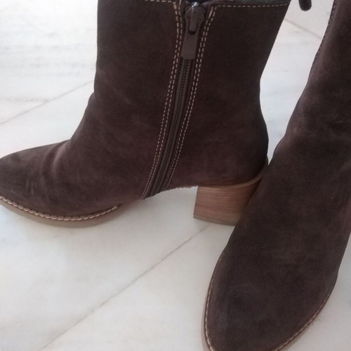 Women's suede boots brown color new, size 39