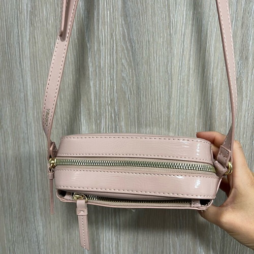 Carpisa crossbody bag new, soft pink with patent texture