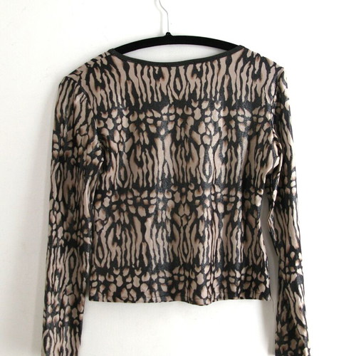 Elxis top with long sleeves animal print like new, size Medium