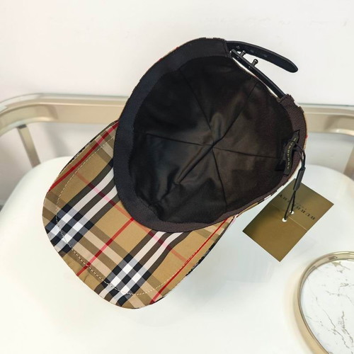Burberry handmade baseball cap new, beige