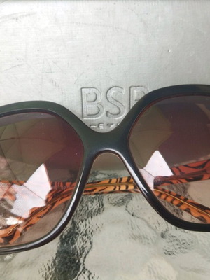 Γυναικεία γυαλιά ηλίου BSB με ελαφρώς μεταχειρισμένη θήκη