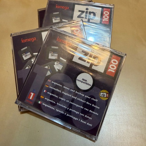 Zip 100MB disks new, pack of 4 sealed
