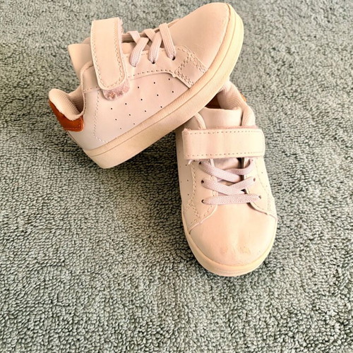 Casual low athletic shoes used for baby boy size 22 white