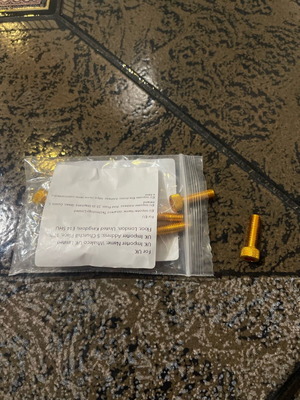 M6 golden screws pack of 10, new
