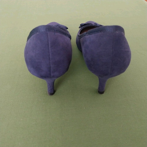Zara Navy Suede Kitten Heels Size 39 Like New