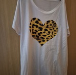 Short-sleeve T-shirt with leopard heart like new, cotton, size L