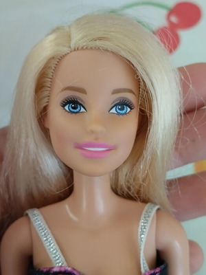 Barbie doll like new