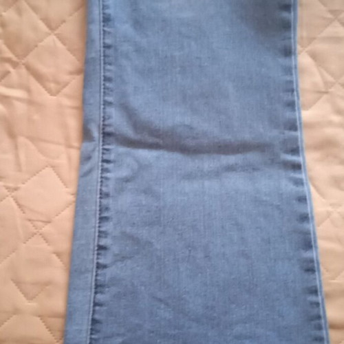 Blue jeans Lortta Denim women's almost like new, zipper, ripped flare