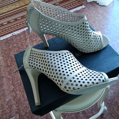 Roberto Vennuti high-heeled boots like new, beige, size 39