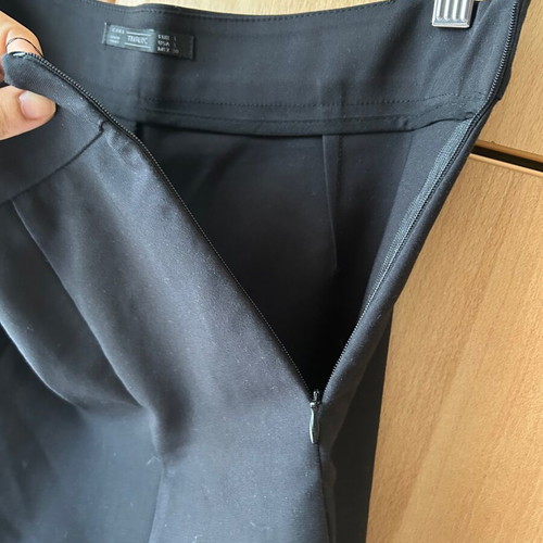 Zara women's black high-waisted shorts like new, size large