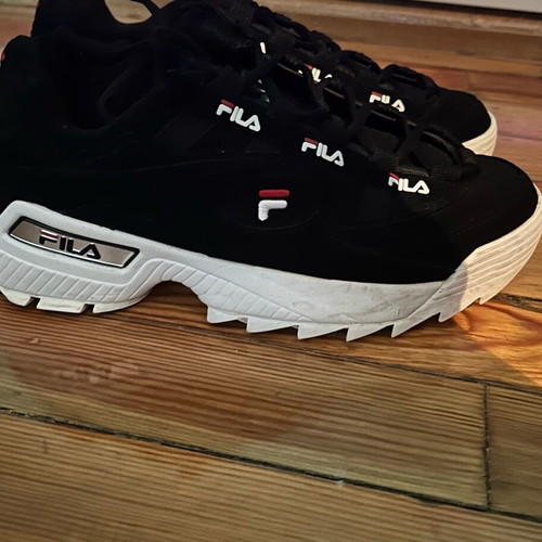 Fila sneakers size 44 black like new