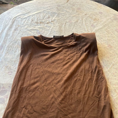 Women's sleeveless blouse like new, brown, size S