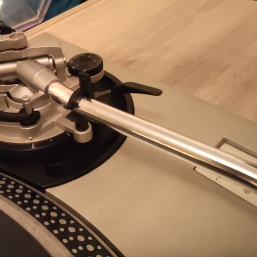 Tehnics SL-1200mkll turntable like new