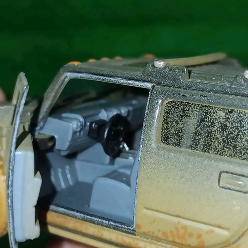 Kinsmart 2005 Off Road Green Hummer H2 SUT used, scale 1/40