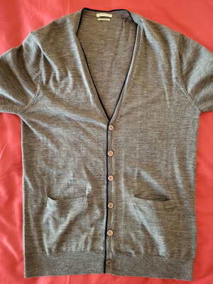 Benetton cardigan 100% wool, like new, size Large, gray