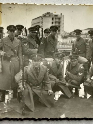 Historical photo of 11 Greek corporals with full gear and Mannlicher used