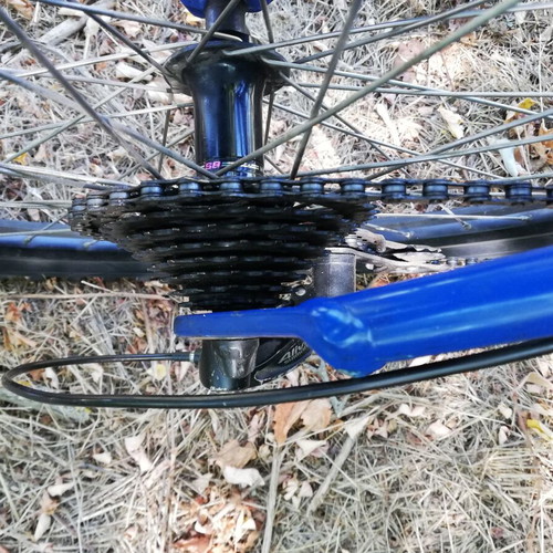 California Flash mountain bike, 24 speeds, 26-inch tires