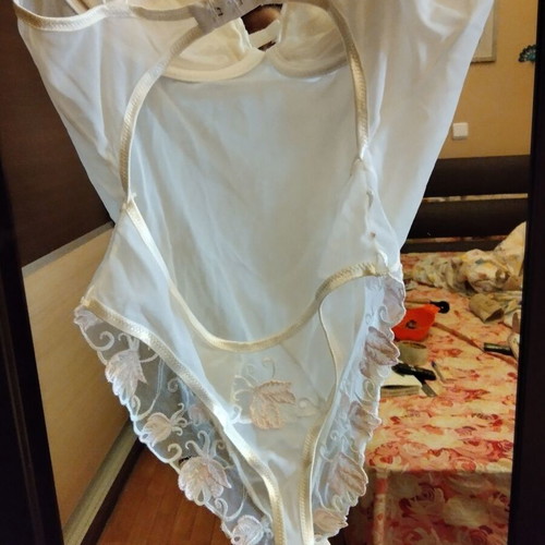 White bodysuit lingerie used, size small, chest 70B