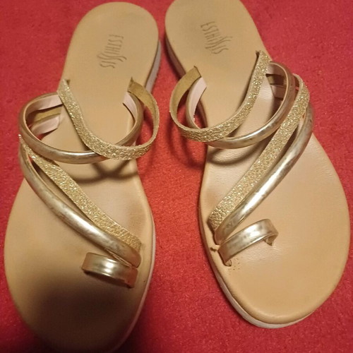 Esthissis sandals used, gold color, size 38