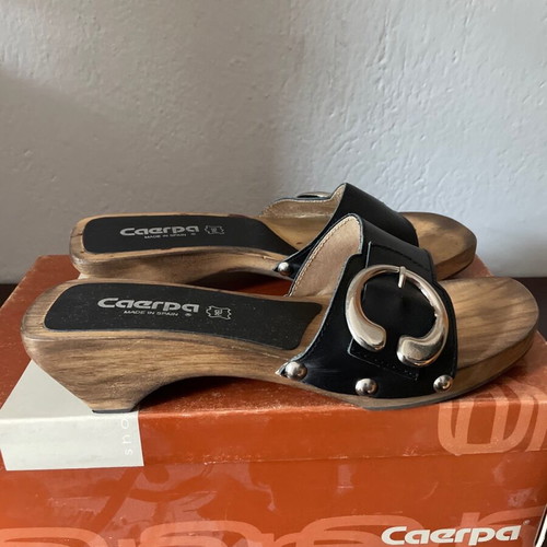 Wooden black sandals like new, size 37
