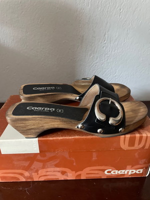 Wooden black sandals like new, size 37