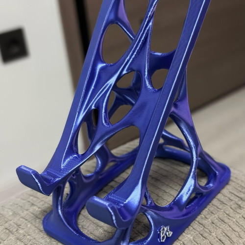 Mobile Phone Stand organic design in purple PLA or carbon