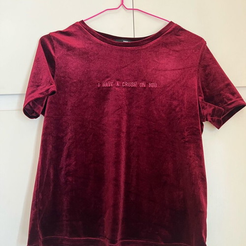 Suede red short-sleeve T-shirt new, size L
