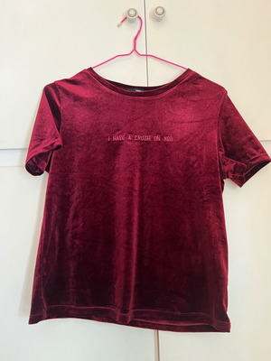 Suede red short-sleeve T-shirt new, size L