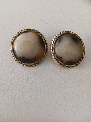 Chic B&G vintage earrings new