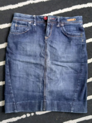 Φούστα τζιν size 28 σαν καινούργιο, μπλε