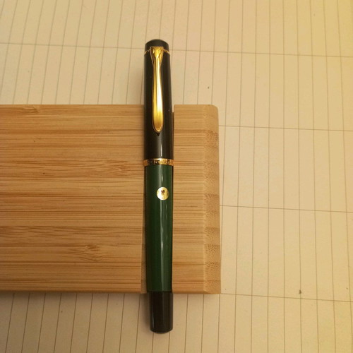 Pelikan M150 Fountain Pen Black Green Medium nib like new