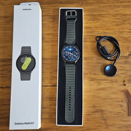 Samsung Galaxy Watch 7 44mm used with extra straps