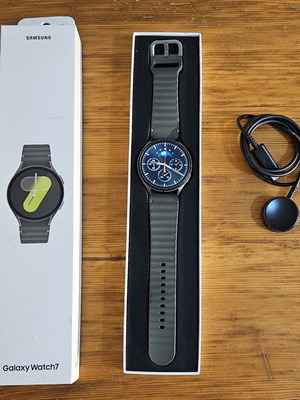 Samsung Galaxy Watch 7 44mm used with extra straps