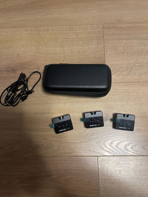 LINK R2 Dual Channel Wireless Microphone System like new