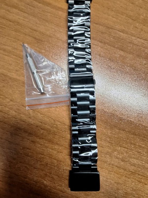 Metal business watch strap 22mm new, black and gray