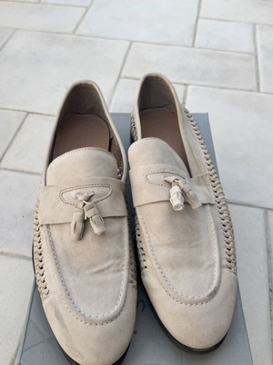 Man white moccasins size 44 like new with stylish weave